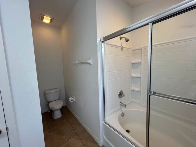 Building Photo - 6410 S Goldenrod Rd