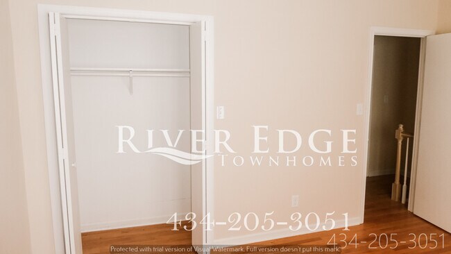 Master Bedroom - 504 Lusardi Dr