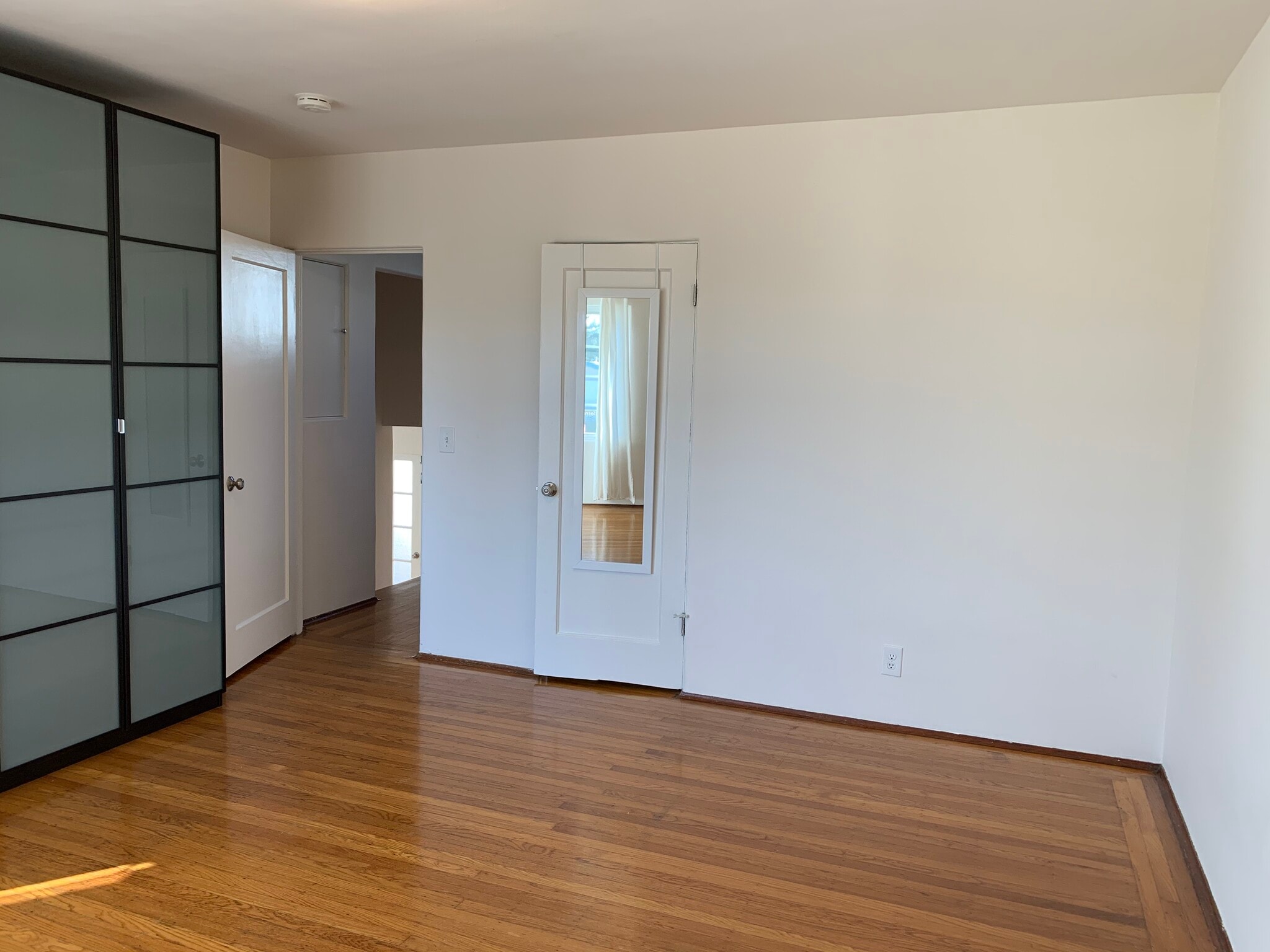 Bedroom - 1903 Sacramento St