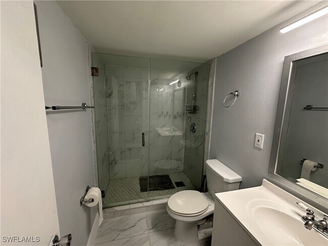 Building Photo - 1376 Archer St