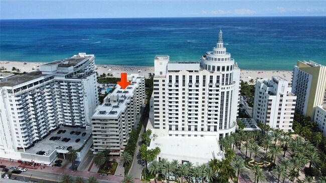 Building Photo - 1621 Collins Ave