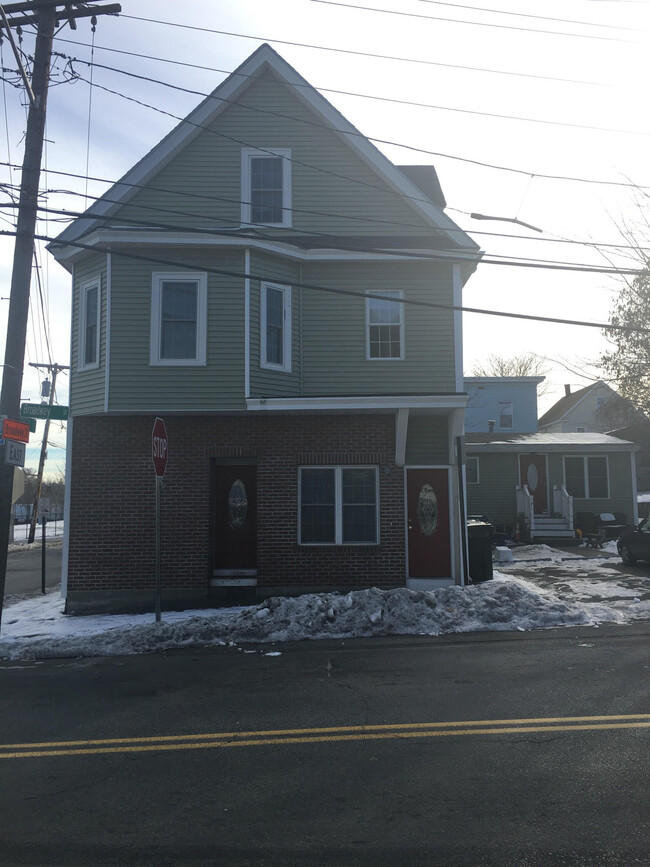 Building Photo - 772-776 Broadway Street