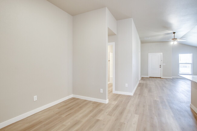 Building Photo - Like New Construction in Cooper District!