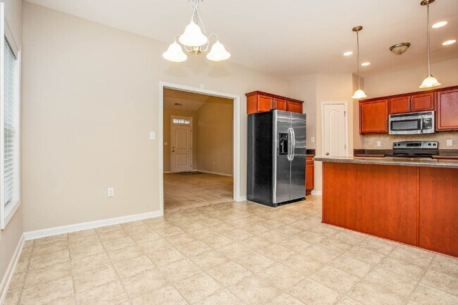 Building Photo - 3 Bedroom 2 Bathroom Nest in Raeford