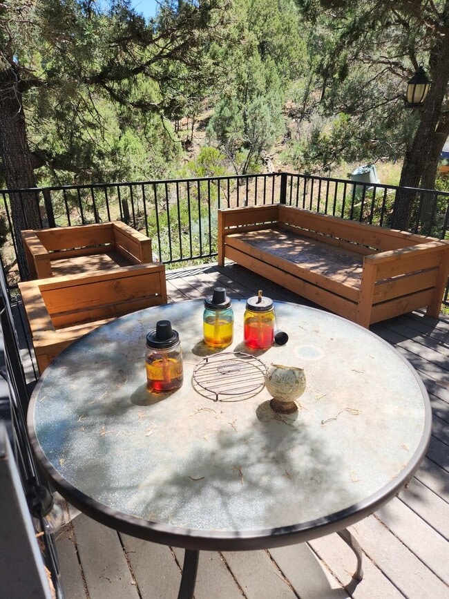 Building Photo - Live in The Pines ~ 2 Bed / 2 Bath for Lease