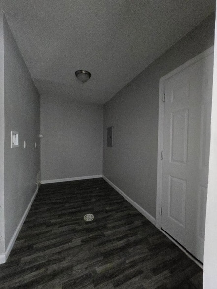 Building Photo - 1044 Hobart St