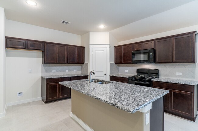 Building Photo - 40315 S Hill Pass