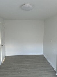 Building Photo - 323 Smith Wy