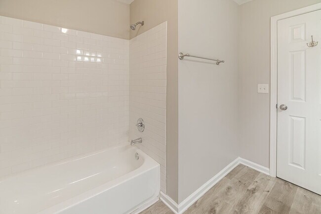 Building Photo - 412 Ivy Crest Dr