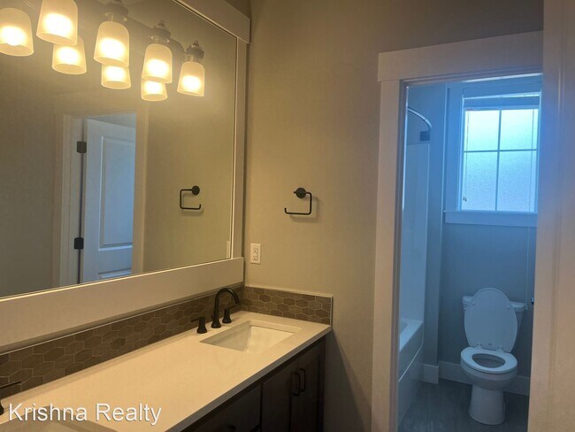 Building Photo - 5 br, 4 bath House - 11958 NW Sadie St,