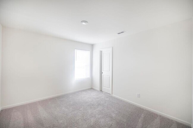 Building Photo - 134 Price Ml Trl