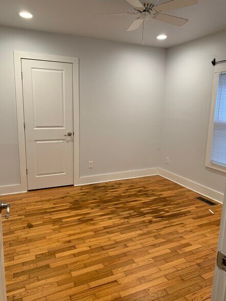 Building Photo - 2110 Barnett Ave