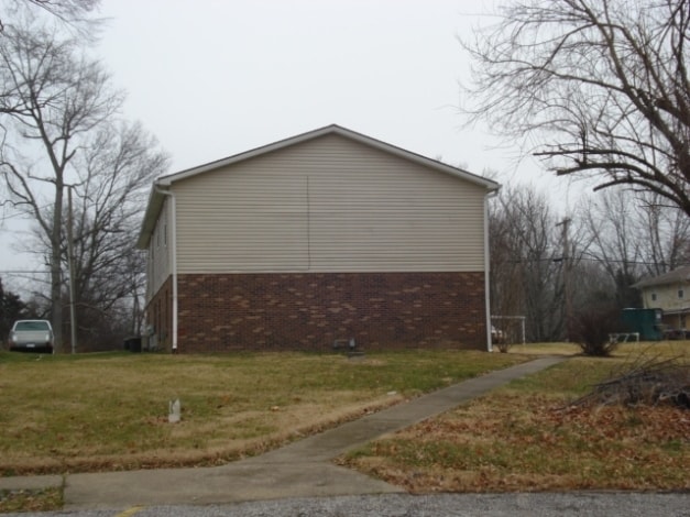 Building Photo - 10432 HiddenValley Ln