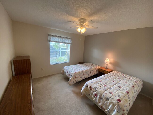 Building Photo - Beautiful 2 + 2 Villa, Mostly Furnished AN...