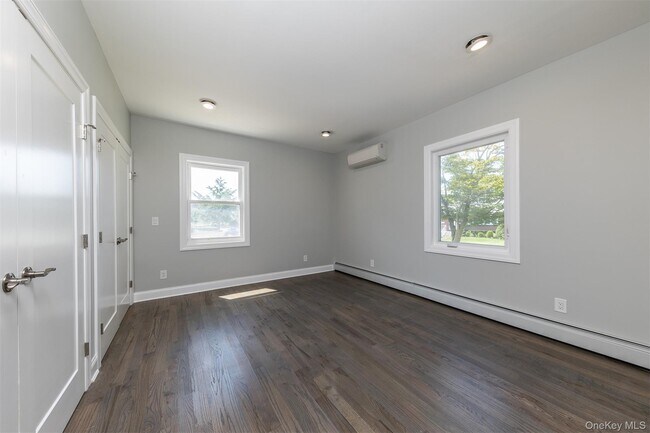 Building Photo - 57 Earle Ave