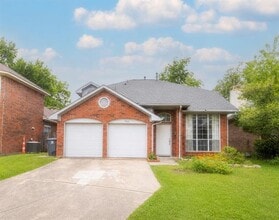 Building Photo - 3031 Renaissance Ct