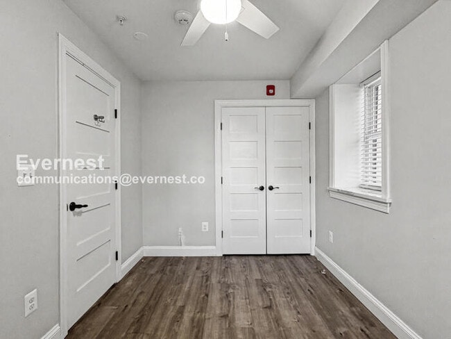 Building Photo - 2438 Callow Ave