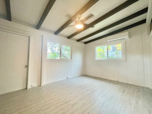 Building Photo - 1508 Keolu Dr