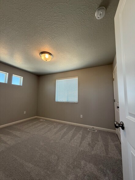 Building Photo - 358 N Corridor Ln