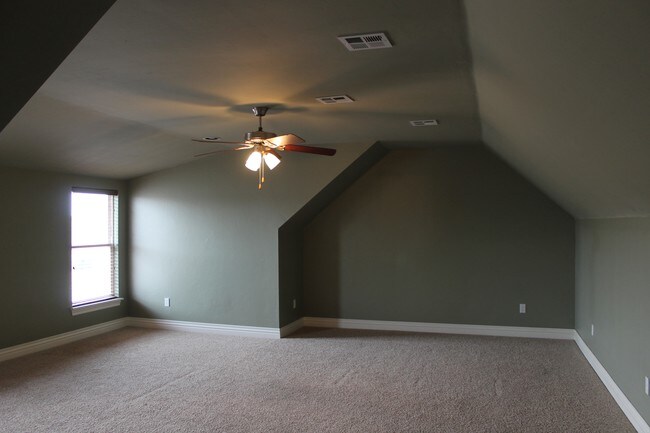 Building Photo - 10217 SW 28th Cir