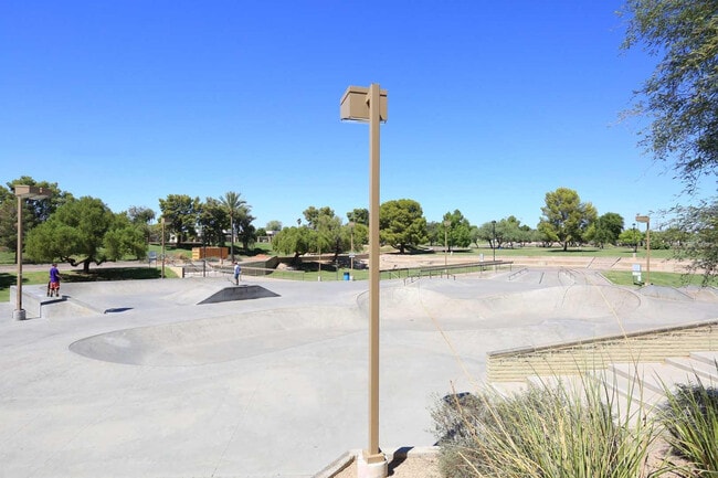 Building Photo - 8625 E Belleview Pl