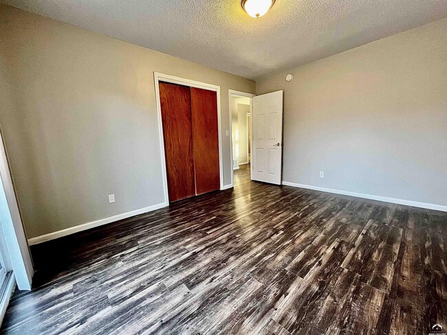 Building Photo - 3710 Brush Creek Dr