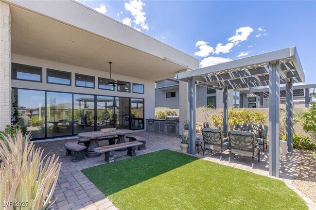 Building Photo - 5192 Rock Daisy Dr