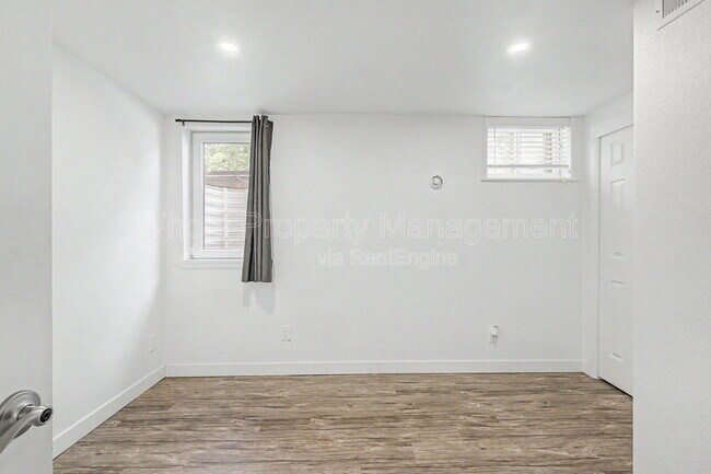 Building Photo - 4205 S Lincoln St