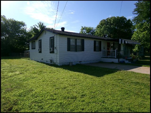 Building Photo - 814 G St