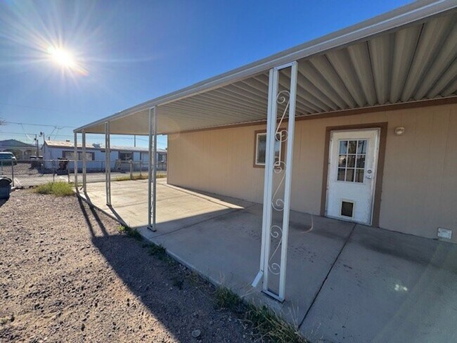 Building Photo - 3 BR house with fenced yard, Nu Paint, Carpet