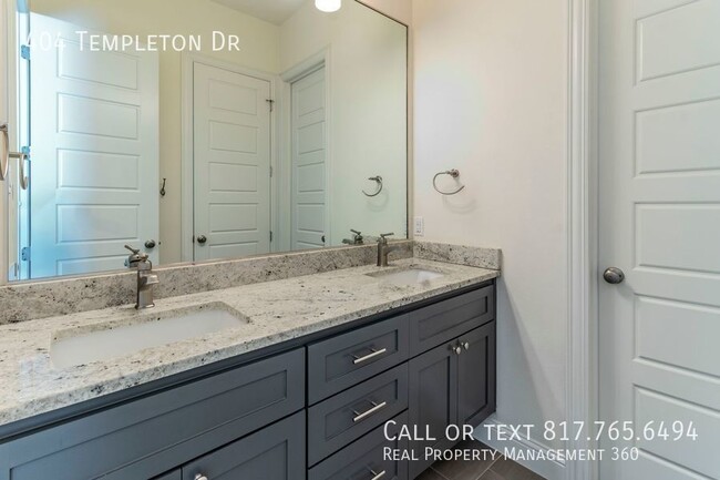 Building Photo - 404 Templeton Dr