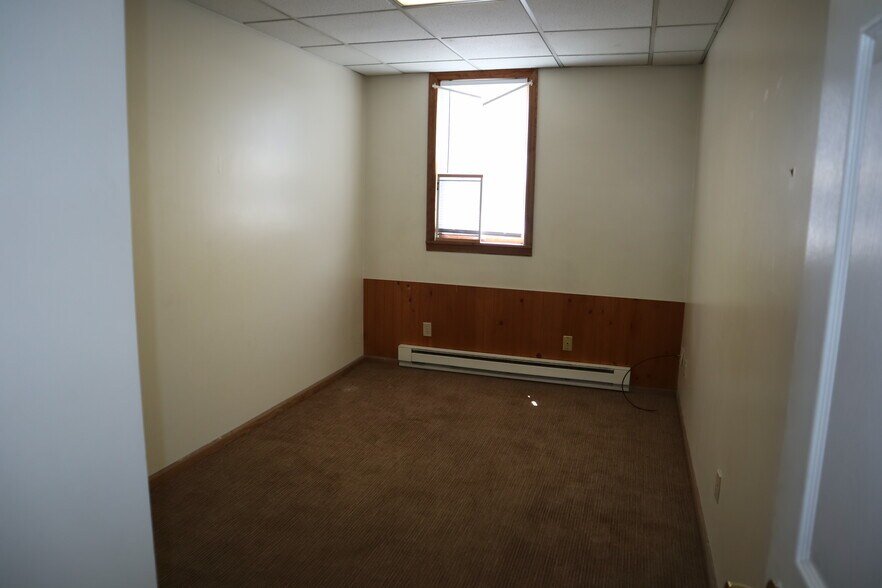 Building Photo - 442 3rd St