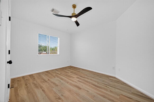 Building Photo - 17422 Bending Post Dr