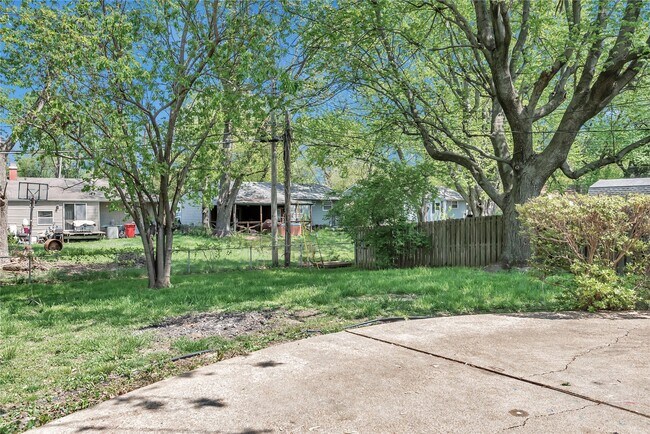 Building Photo - 765 Babler Dr