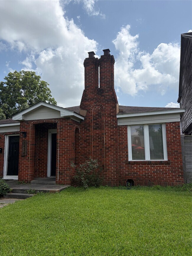 Building Photo - 2414 Eagle St