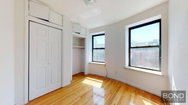 Building Photo - 3 bedroom in Manhattan NY 10003