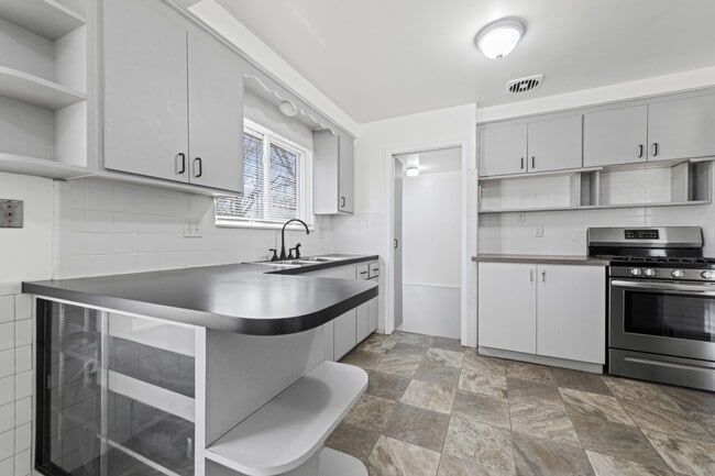 Building Photo - 22055 Elmwood Ave