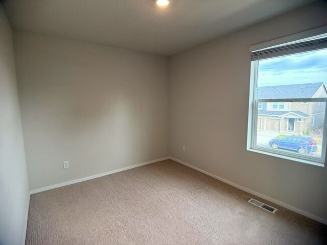 Building Photo - 2945 N 3rd Way