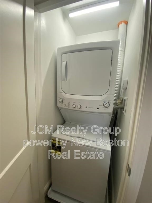 Building Photo - 67 Shepard St