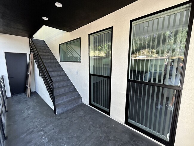 Building Photo - Newly Built 4 bed 2 bath unit (2024)