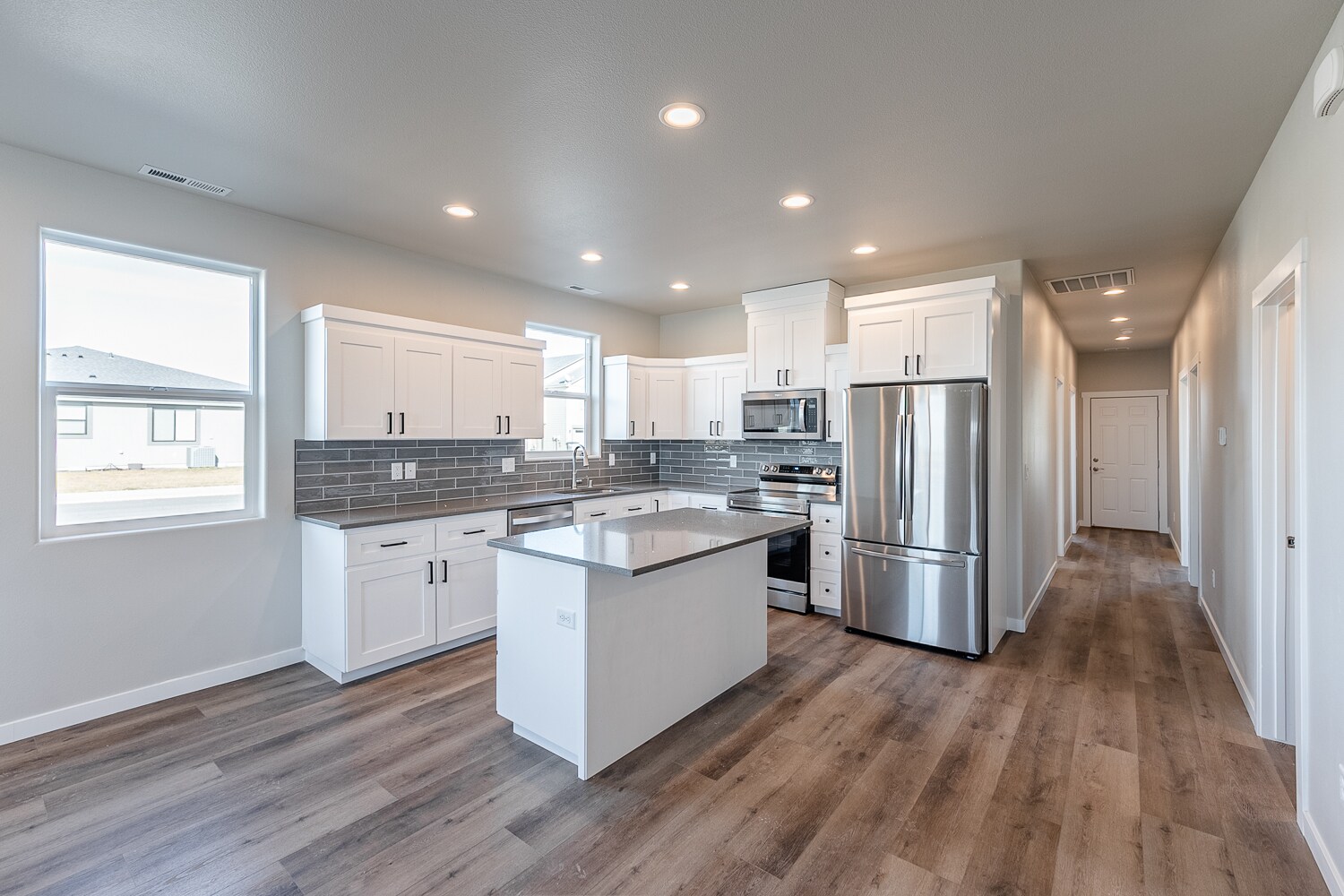 Building Photo - 4075 Quinn Dr NE