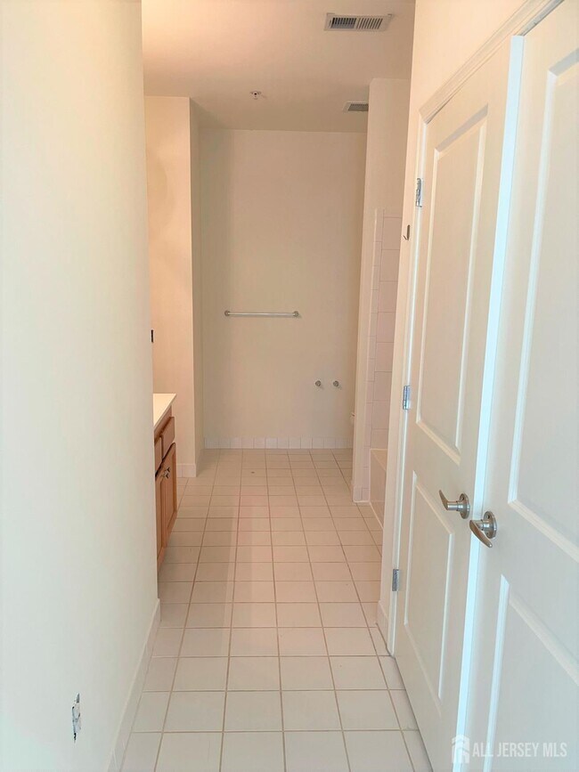 Building Photo - 13 Hughes Cir