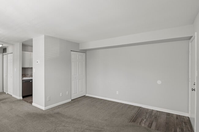 Building Photo - 4411 Falls Bridge Dr