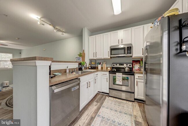 Building Photo - 42461 Rockrose Square