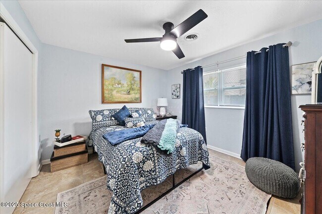 Building Photo - 317 Gemini Dr