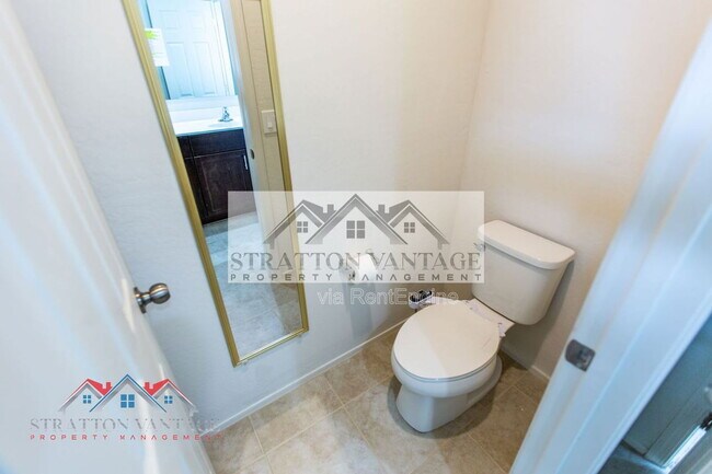 Building Photo - 43620 W Mescal Dr