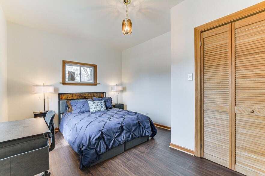 Building Photo - 927 S Taylor Ave