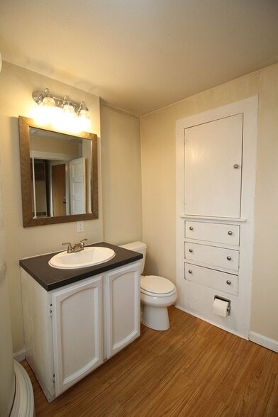 Building Photo - 7630 SE Woodstock Blvd