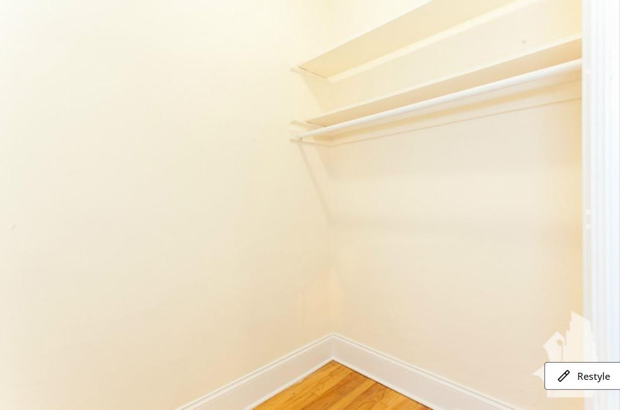 Building Photo - 2704 N Sawyer Ave