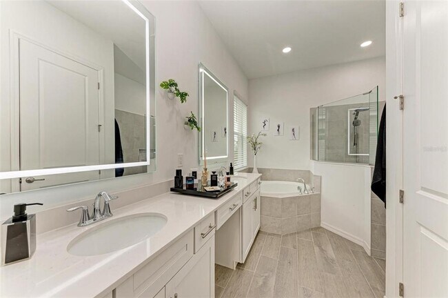 Building Photo - 17400 Jadestone Ct